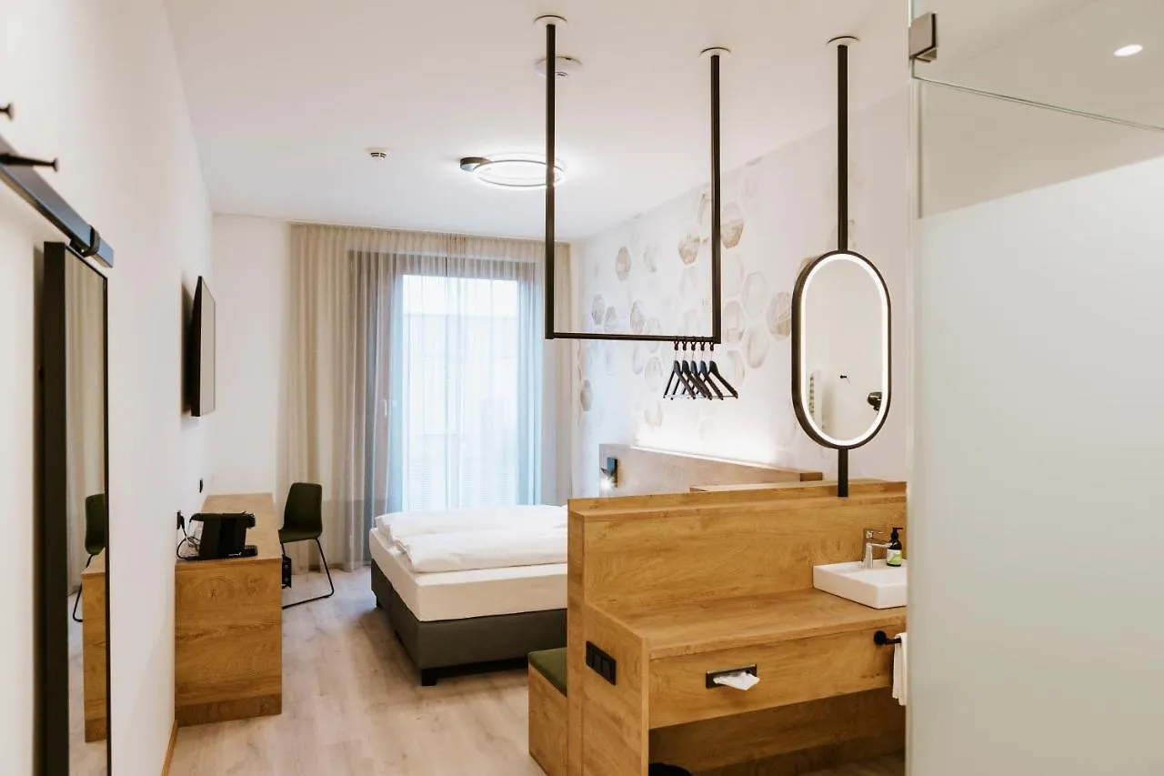 Nahe dem Stifter Haus übernachten: 4 Budget-Hotels verglichen